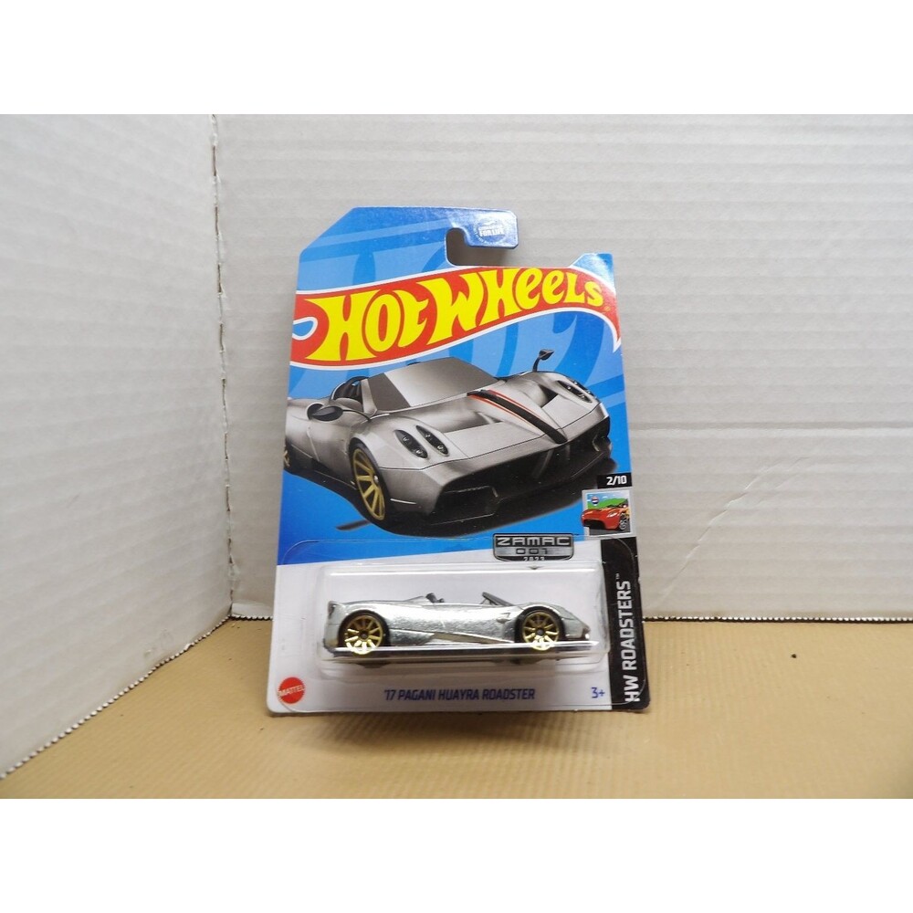 Hot Wheels Pagani Huayra Roadster '17 1:64 Zamac Gold Wheels HW Roadsters